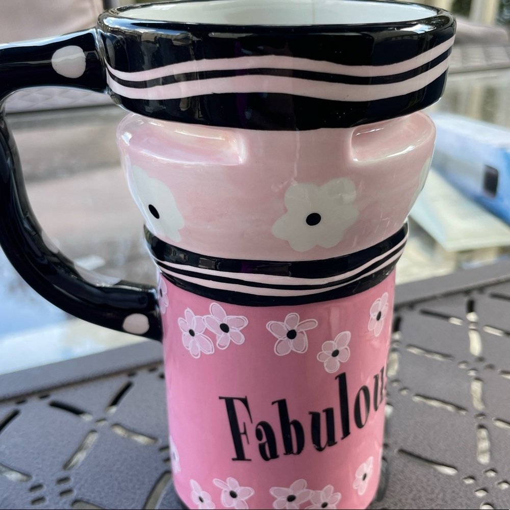 SPOONTIQUES PINK AND BLACK FABULOUS TRAVEL MUG